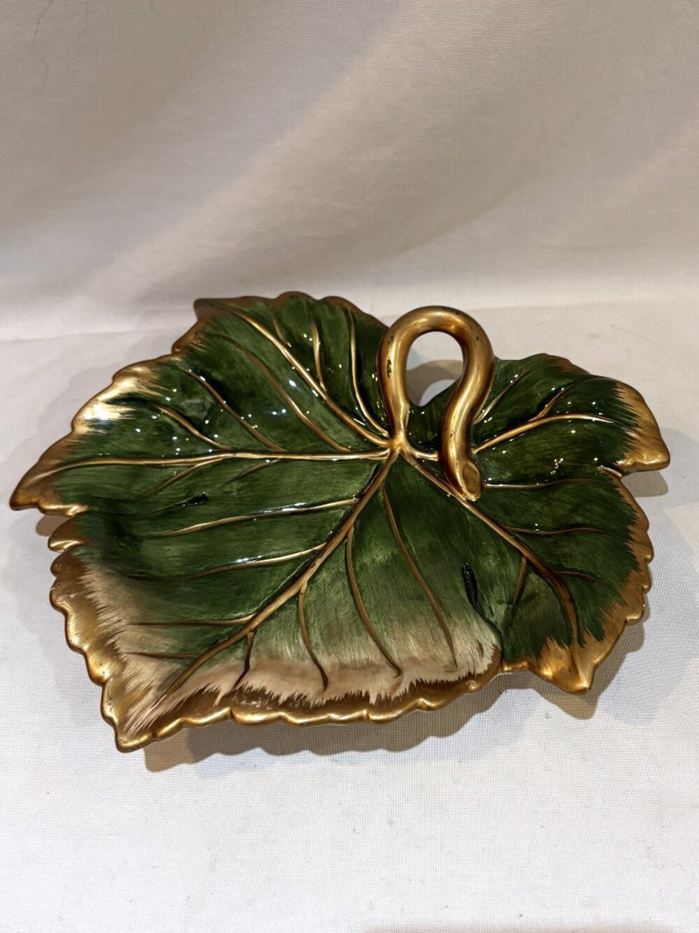 Fitz and Floyd Classics Renaissance Leaf Plate Dish Embossed Gold Accent